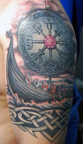 Татуировка рунический компас