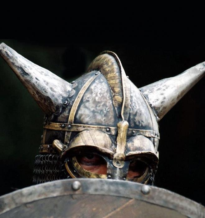 для чего викингам рогатый шлем
