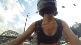 ура, лето! музыка в шлеме. девушка на мотоцикле / biker girl #мототаня