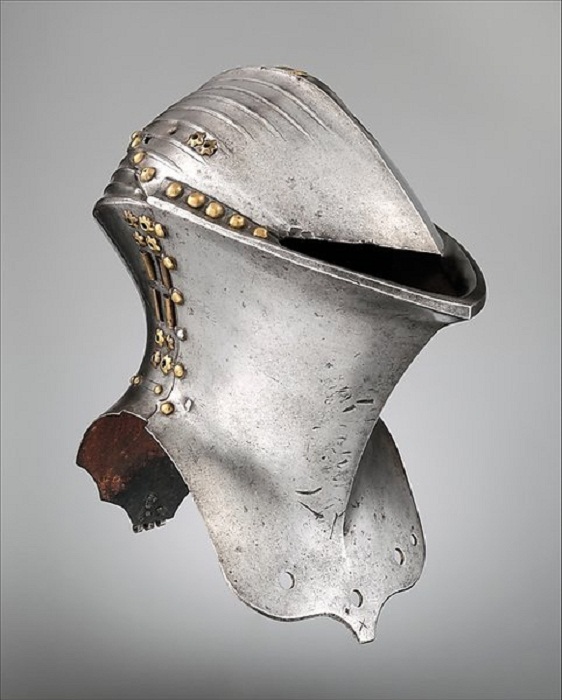 Stechhelm или шлем &quot;Лягушачья пасть&quot;. Использовался конными рыцарями с 14-го по 17-й века. Шлем из музея Метрополитен, ок. 1500 г.