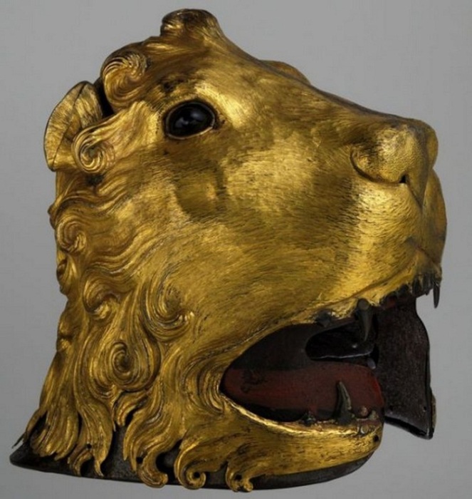 Саллет в форме львиной головы, 1475-1480, усиленный броней &apos;armor all&apos;antica&apos; - сталь, покрытая тиснёной и позолоченной медью.