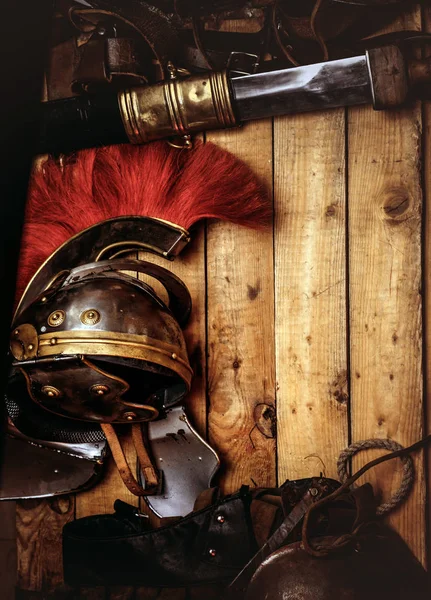 Полный Боевой Техники Древнего Греческого Воина Фоне Деревянные Доски — стоковое фото