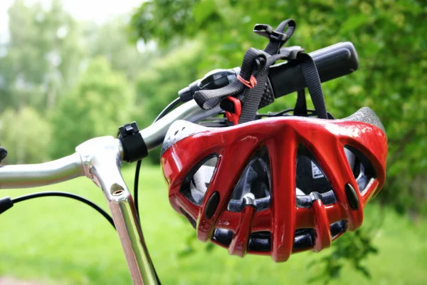 Велосипедный шлем — стоковое фото